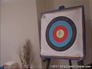 Demi & сара грати роздягання darts, безкоштовно грати онлайн порно фільм | xhamster